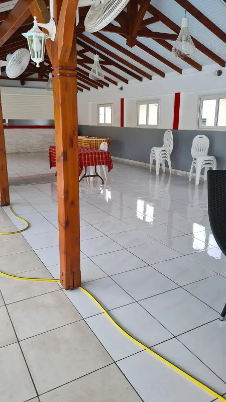 Maison charmante à Le Moule avec piscine partagée - Photo 18