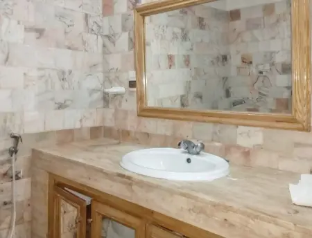 Appartement chic à Casablanca avec piscine partagée - 100 m² - Photo 8