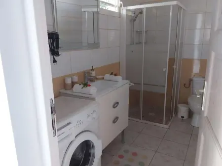 Maison chaleureuse à Le Moule avec piscine partagée - Photo 4