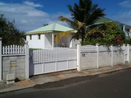 Maison chaleureuse à Le Moule avec piscine partagée - Photo 16