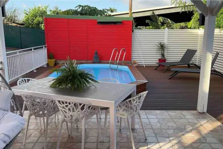 Appartement charmant à Les Abymes avec piscine privée, 60m² - Photo 1