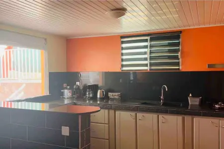 Appartement charmant à Les Abymes avec piscine privée, 60m² - Photo 4