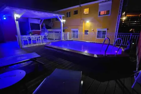Appartement charmant à Les Abymes avec piscine privée, 60m² - Photo 11