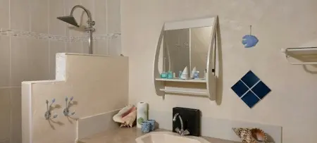 Maison charmante à Petit-Bourg - 50 m² avec vue sur jardin - Photo 6