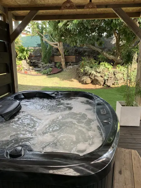 Appartement charmant à Saint-Joseph, 50 m², vue sur mer, piscine - Photo 1