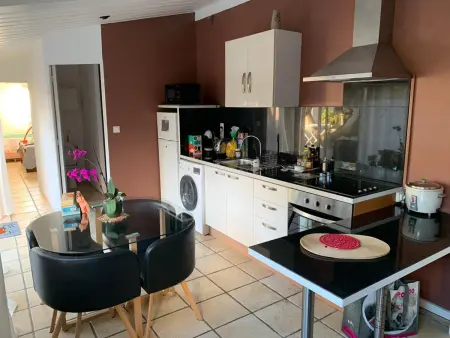 Appartement charmant à Saint-Joseph, 50 m², vue sur mer, piscine - Photo 8