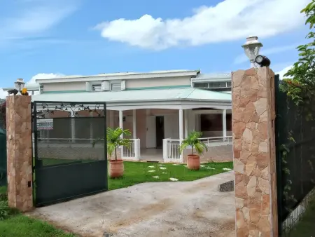Villa luxueuse avec piscine privée à Sainte-Anne + jacuzzi - Photo 3