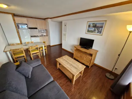 Appartement spacieux avec terrasse et garage, accès piscine - Photo 2
