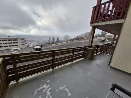 Appartement spacieux avec terrasse et garage, accès piscine - Photo 9