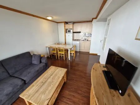 Appartement spacieux avec terrasse et garage, accès piscine - Photo 12