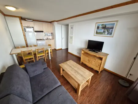 Appartement spacieux avec terrasse et garage, accès piscine - Photo 13