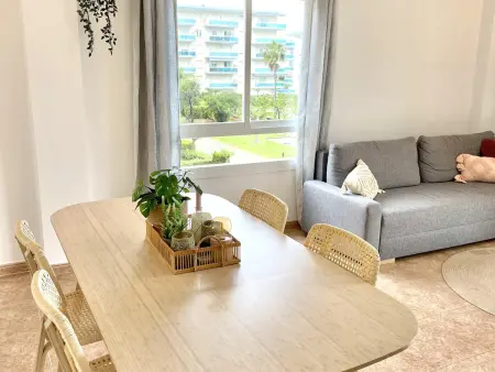 Appartement Climatisé à La Pineda avec Piscines, Terrains de Sport et Proche Plage - Photo 4