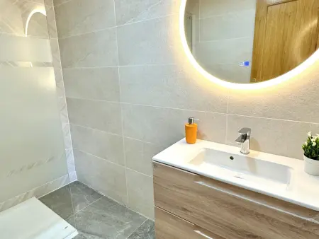 Appartement Climatisé à La Pineda avec Piscines, Terrains de Sport et Proche Plage - Photo 11