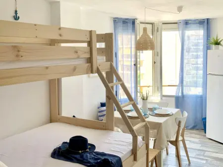 Appartement de rêve à La Pineda: 6 pers, piscine, terrasse, centre-ville, à 1 min de la plage - Photo 1