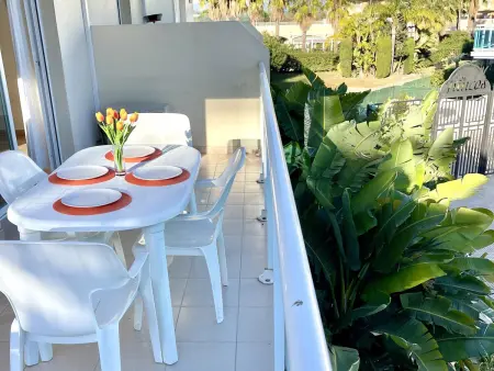 Charmant appartement à La Pineda avec grande terrasse, jardin et piscine, proche de la plage - Photo 6