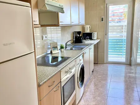 Charmant appartement à La Pineda avec grande terrasse, jardin et piscine, proche de la plage - Photo 8