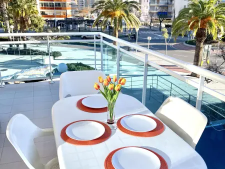 Charmant appartement à La Pineda avec grande terrasse, jardin et piscine, proche de la plage - Photo 12
