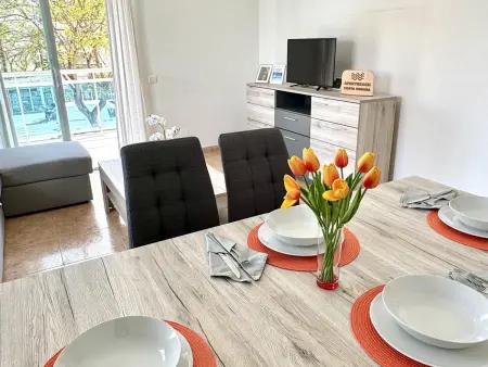 Charmant appartement à La Pineda avec grande terrasse, jardin et piscine, proche de la plage - Photo 17