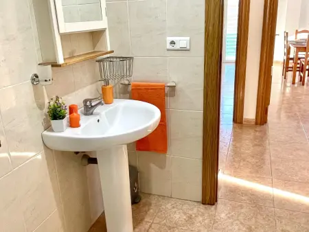 Charmant appartement à La Pineda avec grande terrasse, jardin et piscine, proche de la plage - Photo 19