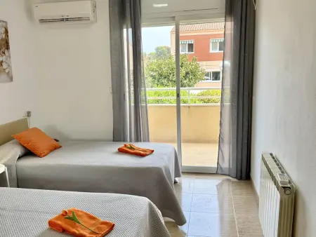 Appartement Familial Relaxant, Climatisé, Proche Plage et Parc, Jardin Privatif et Piscine Communautaire - Photo 7