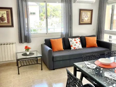 Appartement Familial Relaxant, Climatisé, Proche Plage et Parc, Jardin Privatif et Piscine Communautaire - Photo 13