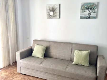 Appartement spacieux en bord de mer avec climatisation, terrasse et parking gratuit - Photo 2
