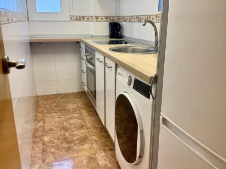 Appartement spacieux en bord de mer avec climatisation, terrasse et parking gratuit - Photo 7