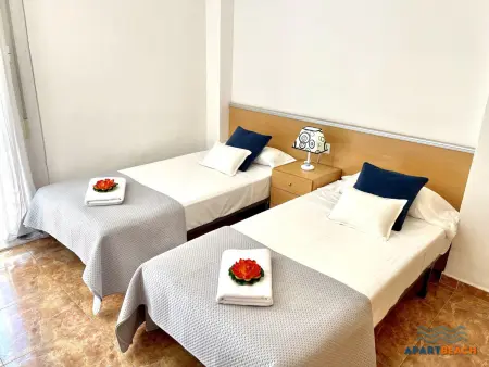 Appartement spacieux en bord de mer avec climatisation, terrasse et parking gratuit - Photo 10
