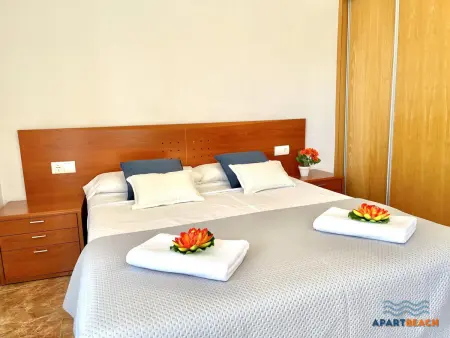 Appartement spacieux en bord de mer avec climatisation, terrasse et parking gratuit - Photo 18