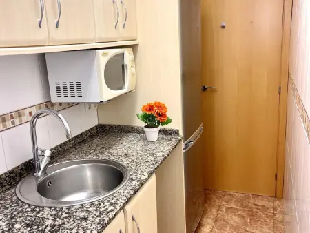 Appartement spacieux en bord de mer avec climatisation, terrasse et parking gratuit - Photo 22
