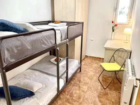 Appartement spacieux en bord de mer avec climatisation, terrasse et parking gratuit - Photo 24
