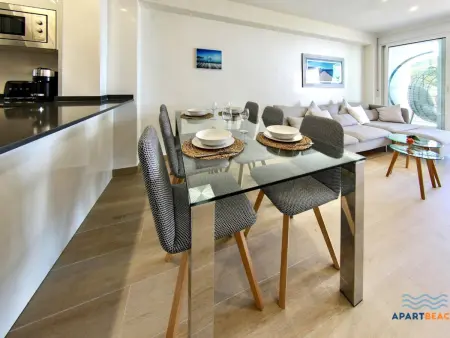 Appartement spacieux à La Pineda, 3 chambres, climatisé, front de mer - Photo 1
