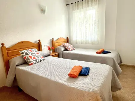 Bel appartement climatisé avec piscines et activités à La Pineda - Photo 5