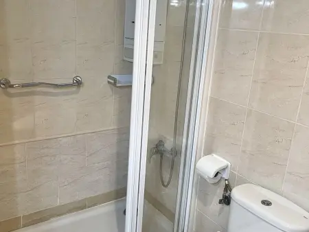 Bel appartement climatisé avec piscines et activités à La Pineda - Photo 19