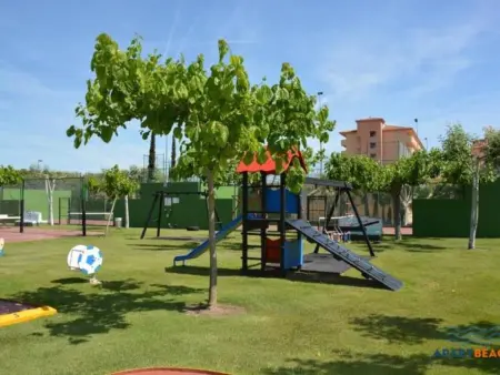 Bel appartement climatisé avec piscines et activités à La Pineda - Photo 23