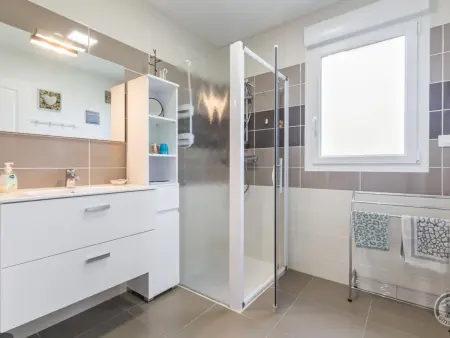 Maison lumineuse proche littoral avec parking inclus - Photo 5