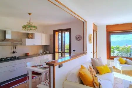 LUN - Casa Luna, Maison à Luino avec jardin et vue sur la ville - Photo 8