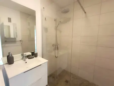 Bel appartement 4 pers avec parking et WIFI au centre-ville de Perros-Guirec - Photo 4
