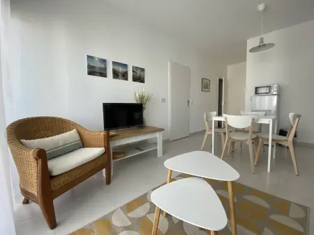 Royan T2 2* avec Balcon et Parking à 250m de la Plage - Photo 1