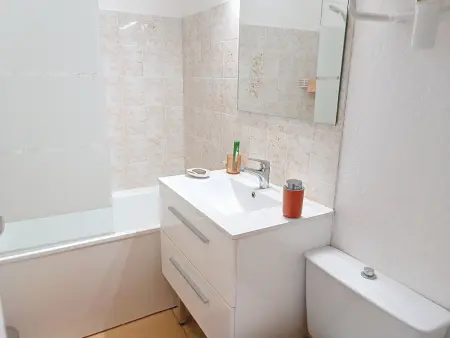 Studio lumineux avec vue sur port, parking et wifi - Photo 9