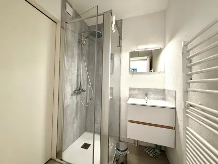 AGREABLE APPARTEMENT REFAIT A NEUF DANS UNE RESIDENCE DE VACANCES - Photo 7