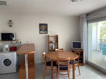 Vaux-sur-Mer : Appartement 2* avec piscine et balcon - Photo 5