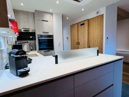 Appartement moderne 4 pièces, proche des remontées, parking inclus - Photo 7
