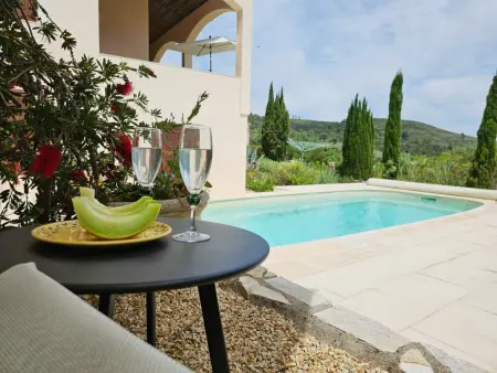 Sourire du Soleil, Charmante villa avec piscine privée et belle vue - Photo 1