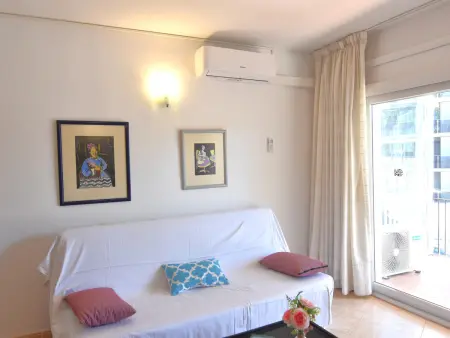 Bienvenido a nuestro acogedor apartamento en alquiler en Roses, Costa Brava! A solo 300 metros de la hermosa playa de Santa Margarita. - Photo 5