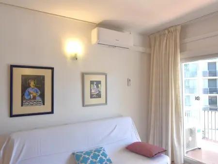 Bienvenido a nuestro acogedor apartamento en alquiler en Roses, Costa Brava! A solo 300 metros de la hermosa playa de Santa Margarita. - Photo 6