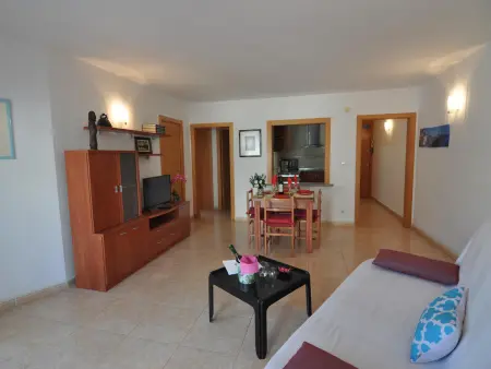Bienvenido a nuestro acogedor apartamento en alquiler en Roses, Costa Brava! A solo 300 metros de la hermosa playa de Santa Margarita. - Photo 7