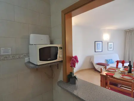 Bienvenido a nuestro acogedor apartamento en alquiler en Roses, Costa Brava! A solo 300 metros de la hermosa playa de Santa Margarita. - Photo 12