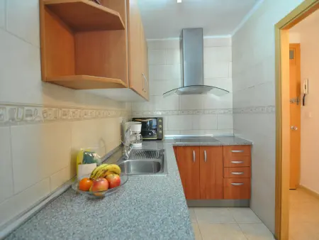 Bienvenido a nuestro acogedor apartamento en alquiler en Roses, Costa Brava! A solo 300 metros de la hermosa playa de Santa Margarita. - Photo 13