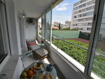 Encantador apartamento en alquiler en Roses, Costa Brava! A 0 metros de la playa. Disfruta de la piscina comunitaria y las vistas al mar. - Photo 3